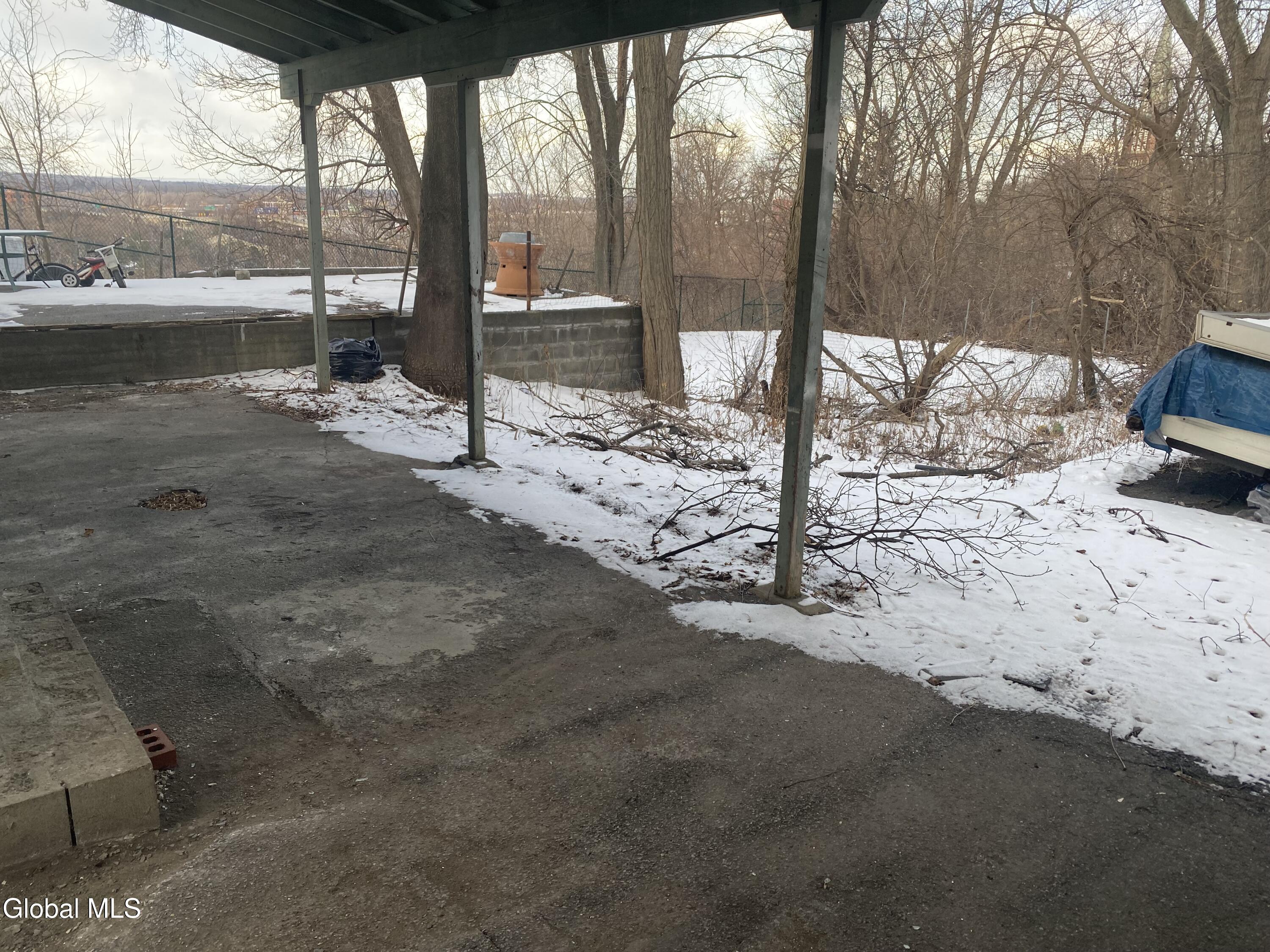 609 Bluff Avenue Schenectady, NY 12303 - Photo 6 of 44 IMG_7900