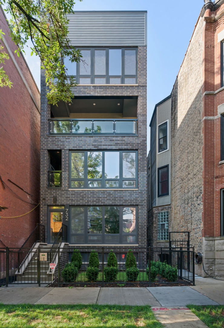 732 W Aldine Ave Unit 1