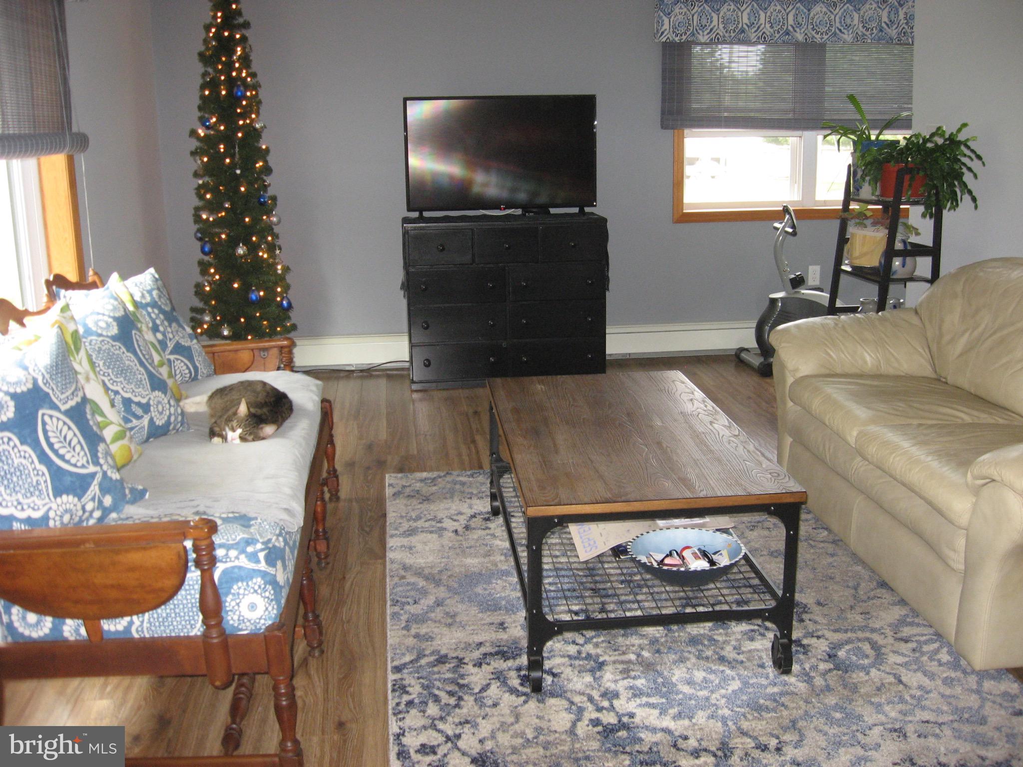 102 Hart Road Oxford, PA 19363 - Photo 16 of 26 Living Room
