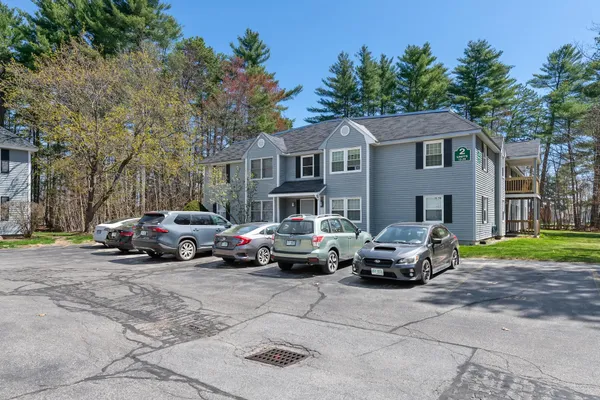 $225,000 | 37 Alice Drive, Unit 17, Concord, NH 03303