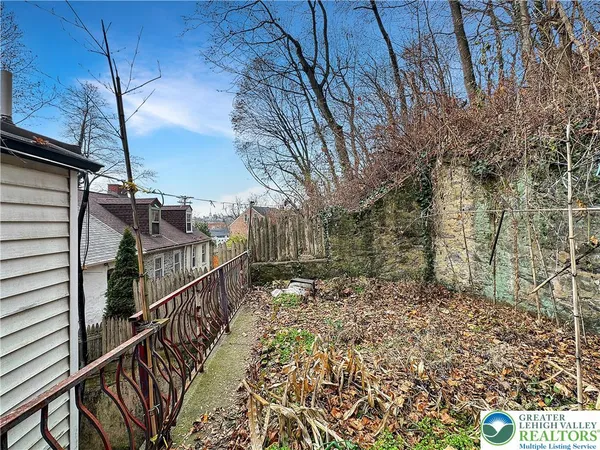 $450,000 | 40 North Delaware Drive, Easton, PA 18042