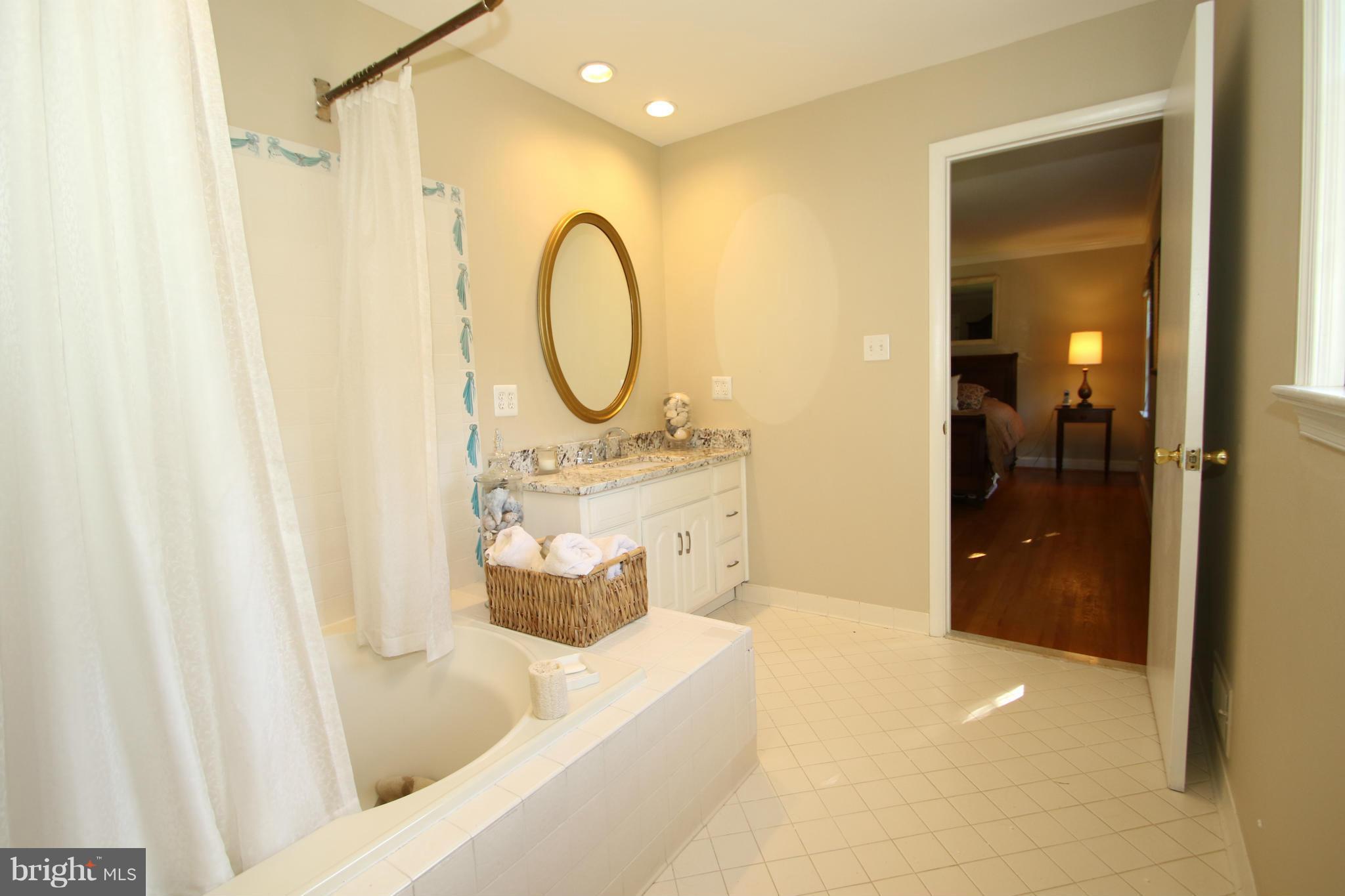 1605 Stonebridge Road Alexandria, VA 22304 - Photo 18 of 30 En-suite master bath