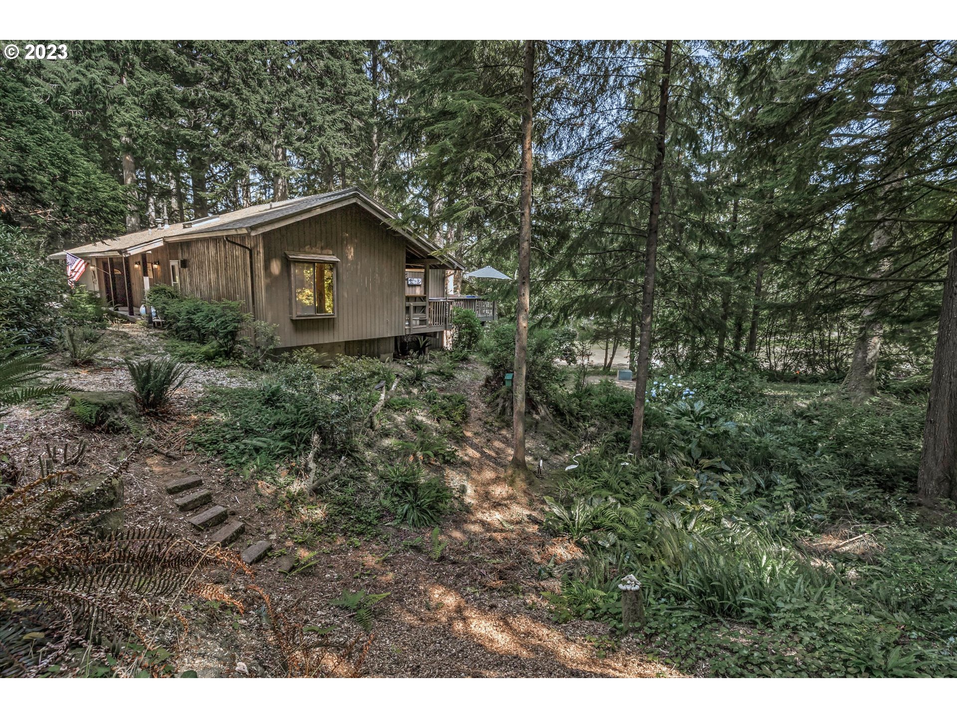 106 East Bay Point Road Gleneden Beach, OR 97388 - Photo 9 of 48 Gallery Image 9