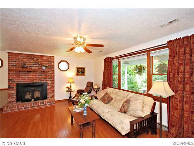 2255 Jackson Shop Road Goochland, VA 23063 - Photo 2 of 12 Living Room