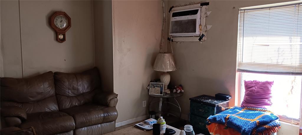 555 Lee Road Jacksonville, FL 32225 - Photo 11 of 67 a living room with furniture and a window