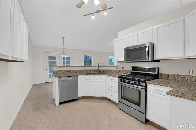 $284,999 | 16 Hill Pointe Court, St. Charles, MO 63303