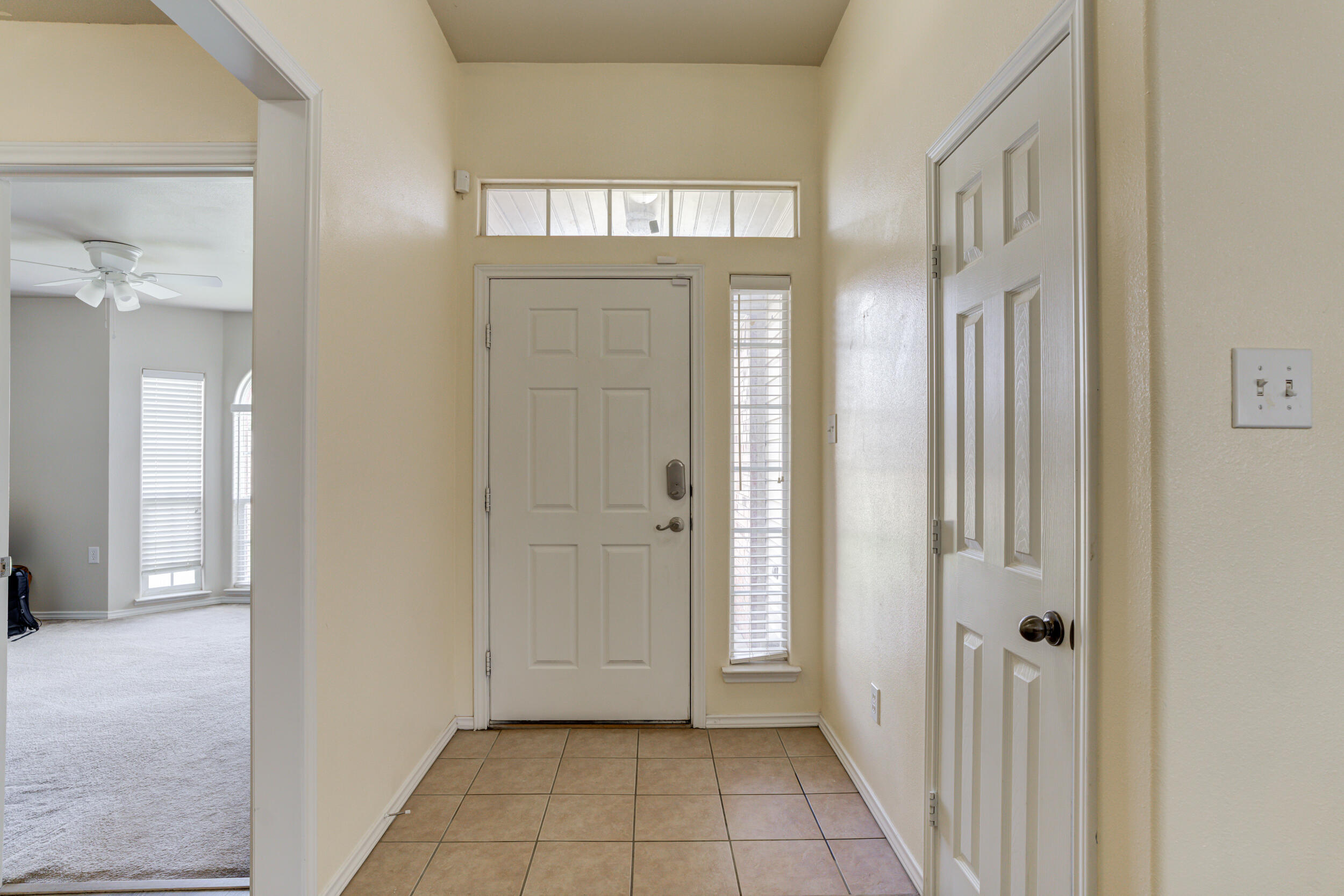 5729 106th Street Lubbock, TX 79424 - Photo 4 of 25 DSC08349_50_51_52_53