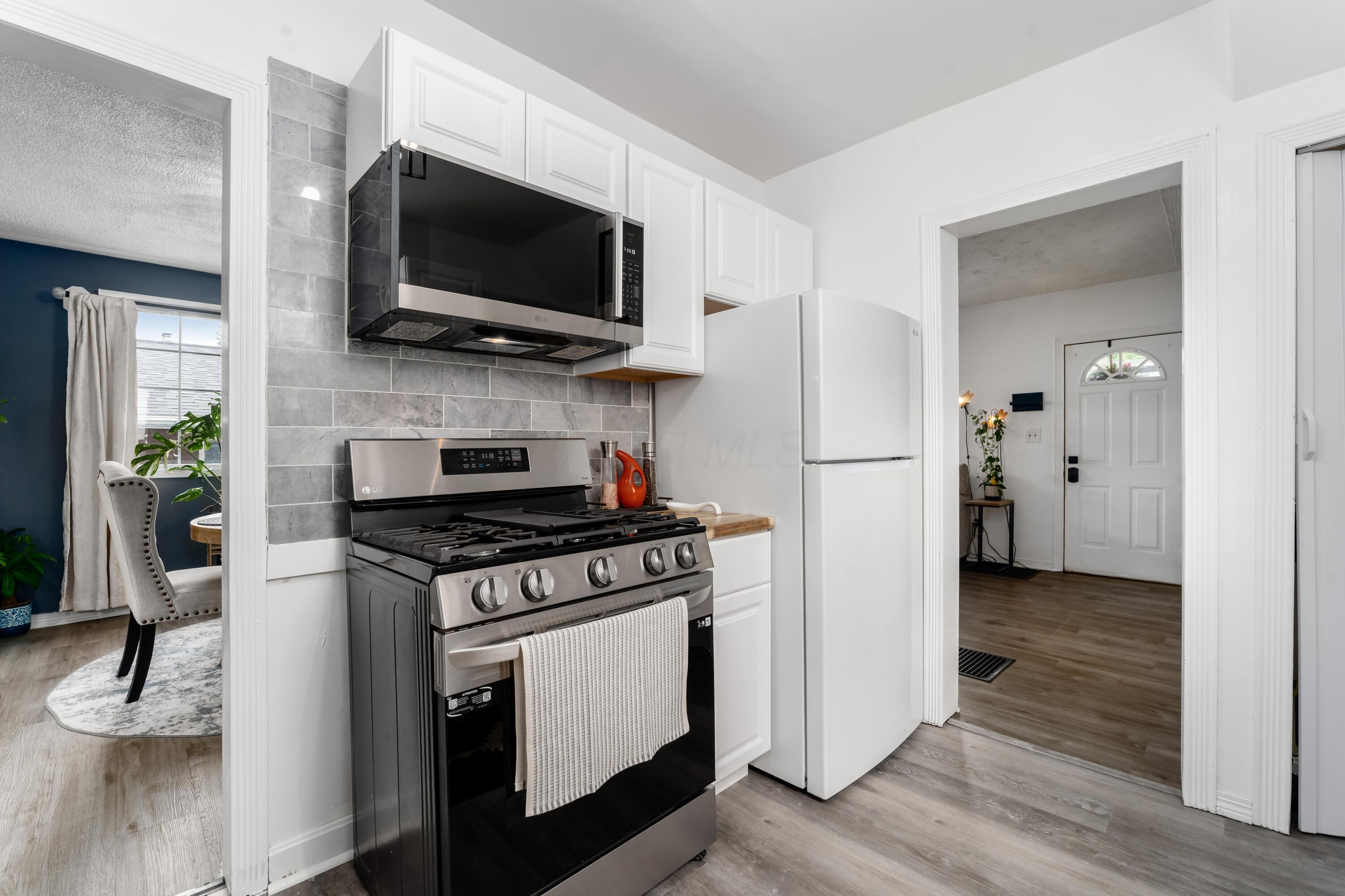 1581 East Weber Road Columbus, OH 43211 - Photo 20 of 41 New suite of stainless appliances!