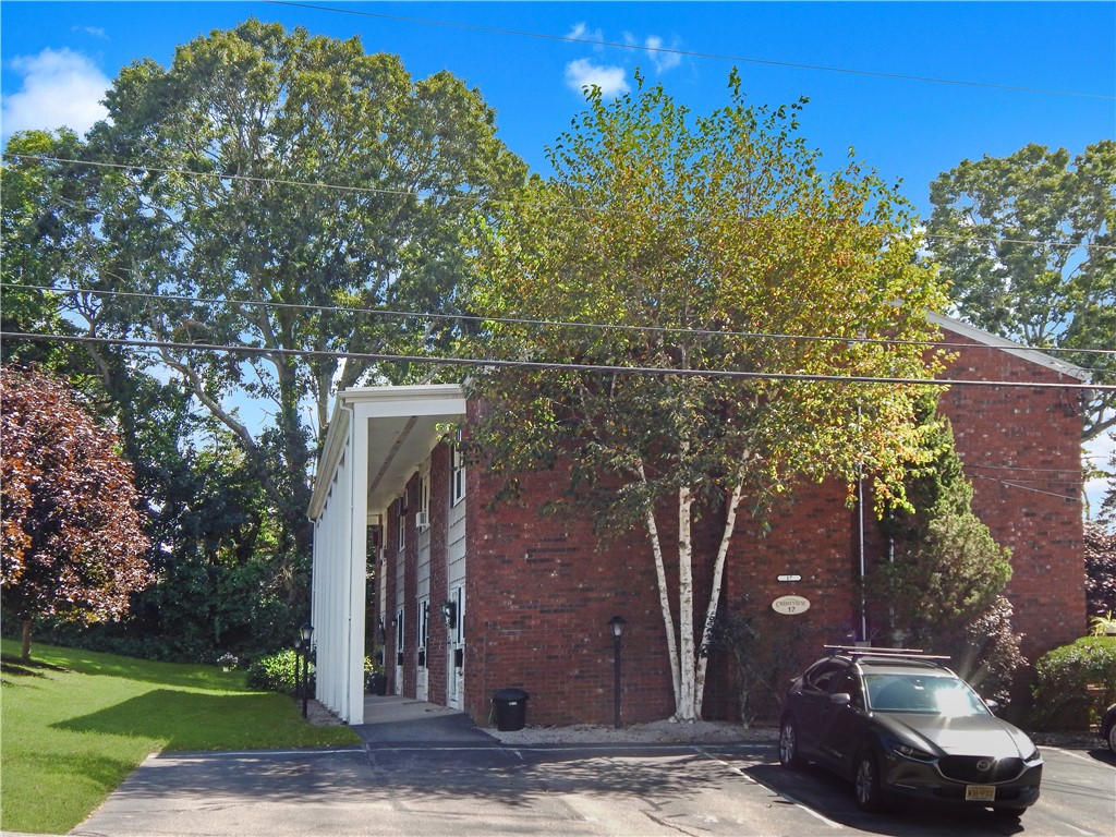 17 Crestview Drive, Unit 5A Westerly, RI 02891 - Photo 3 of 27