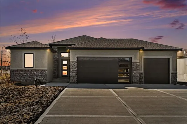 $455,500 | 466 Green Drive, Lawson, MO 64062