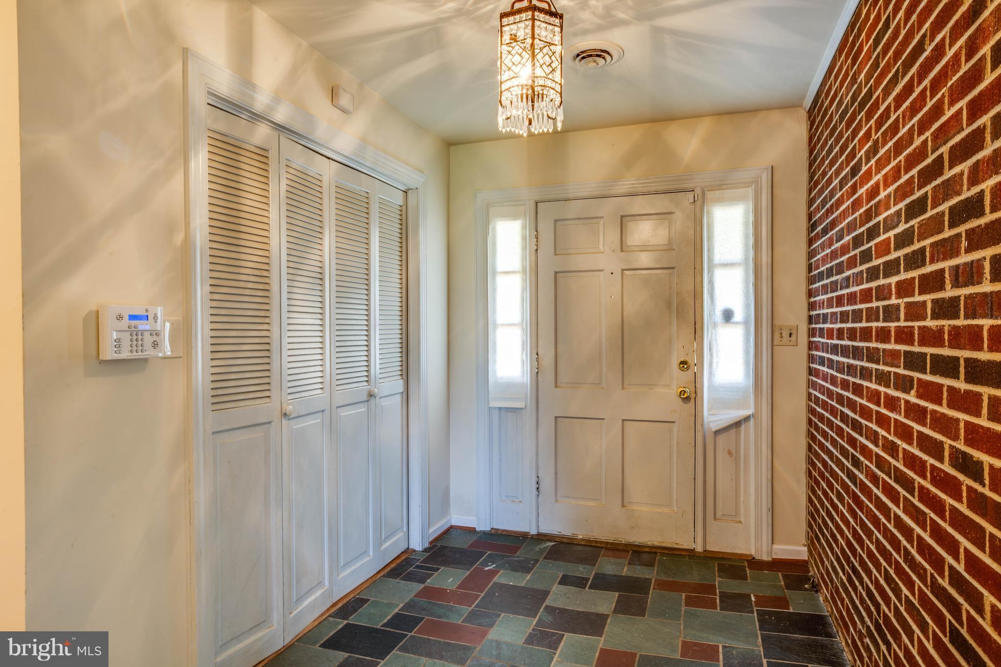 16195 Ridge Road King George, VA 22485 - Photo 8 of 29 Front Hall