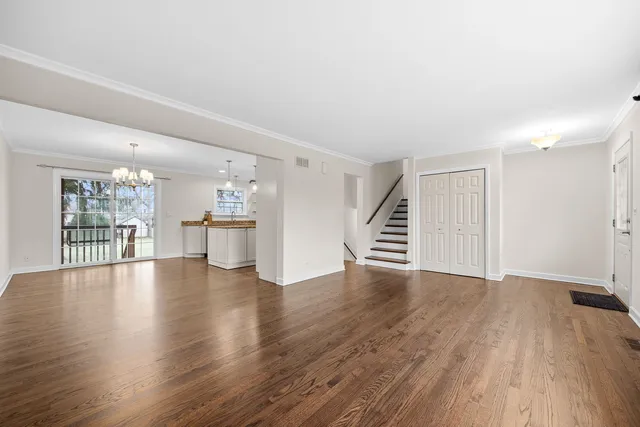 $700,000 | 4817 Stonewall Avenue, Downers Grove, IL 60515