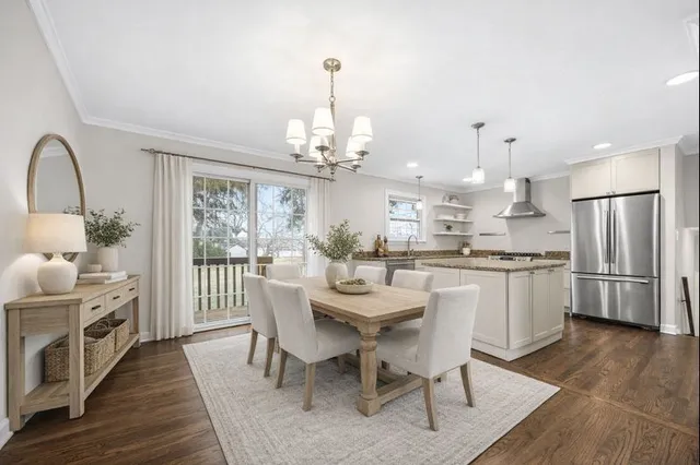 $700,000 | 4817 Stonewall Avenue, Downers Grove, IL 60515