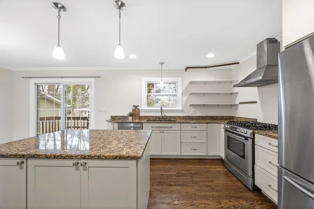 $700,000 | 4817 Stonewall Avenue, Downers Grove, IL 60515