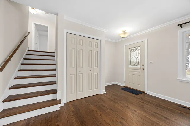 $700,000 | 4817 Stonewall Avenue, Downers Grove, IL 60515