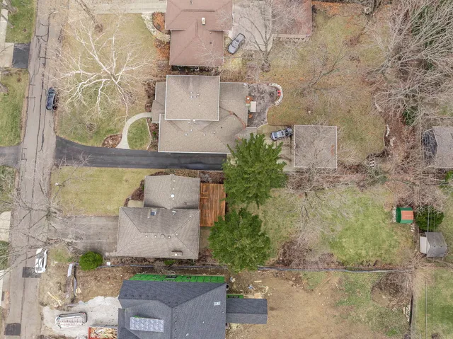 $700,000 | 4817 Stonewall Avenue, Downers Grove, IL 60515