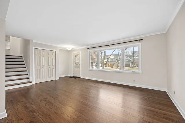 $700,000 | 4817 Stonewall Avenue, Downers Grove, IL 60515