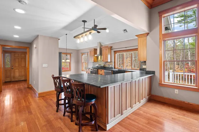 $1,650,000 | 65 Lake Road, Brentwood, NH 03833