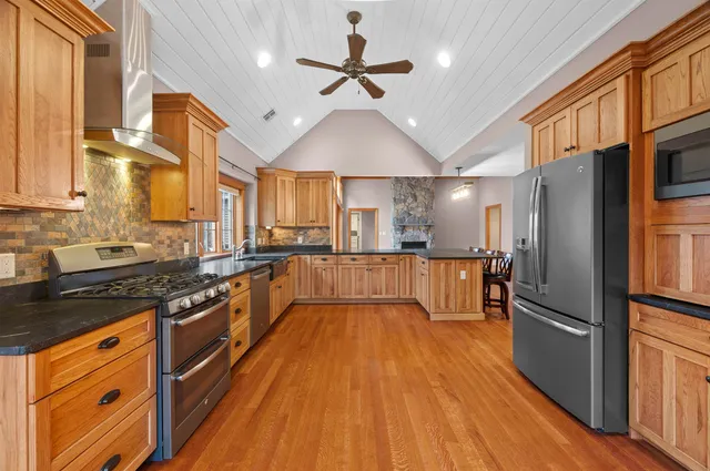 $1,650,000 | 65 Lake Road, Brentwood, NH 03833