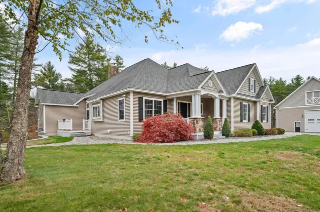 $1,650,000 | 65 Lake Road, Brentwood, NH 03833