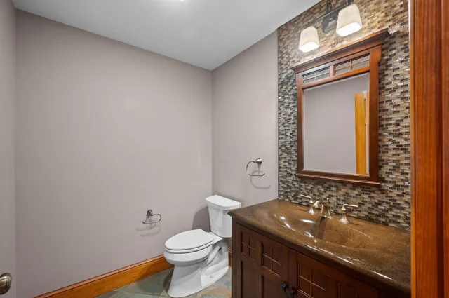 $1,650,000 | 65 Lake Road, Brentwood, NH 03833