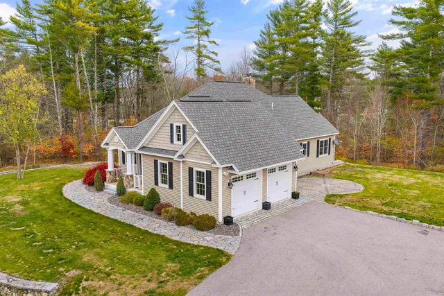 $1,650,000 | 65 Lake Road, Brentwood, NH 03833