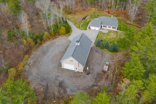 $1,650,000 | 65 Lake Road, Brentwood, NH 03833