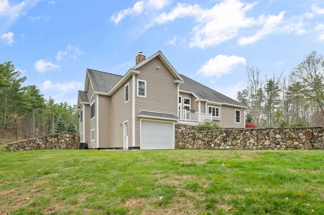 $1,650,000 | 65 Lake Road, Brentwood, NH 03833