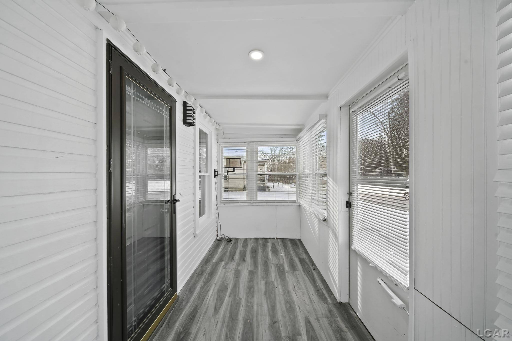 313 Rice Street Adrian, MI 49221 - Photo 5 of 32