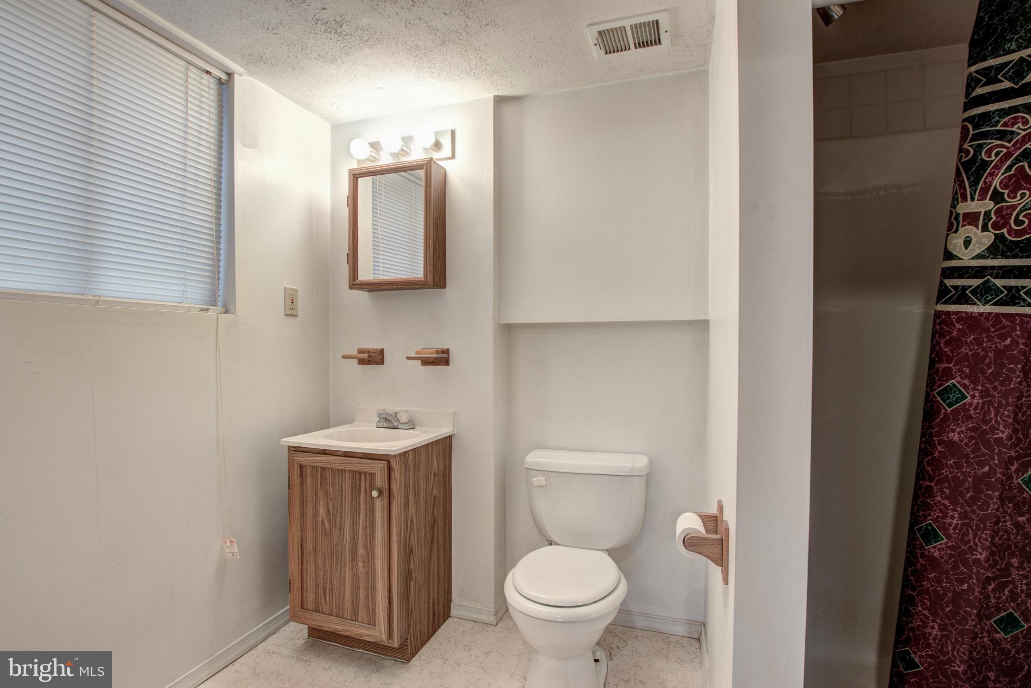4104 Wakefield Chapel Road Annandale, VA 22003 - Photo 22 of 30