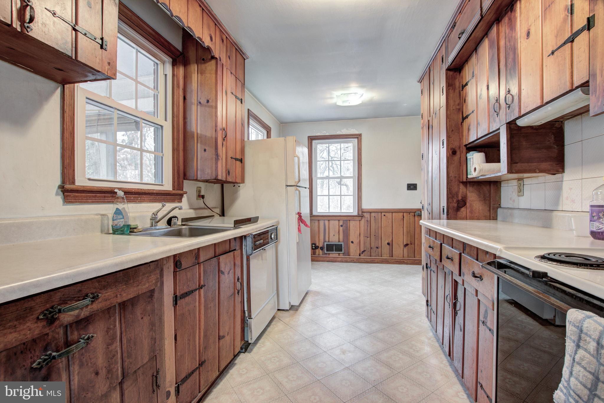 4104 Wakefield Chapel Road Annandale, VA 22003 - Photo 10 of 30