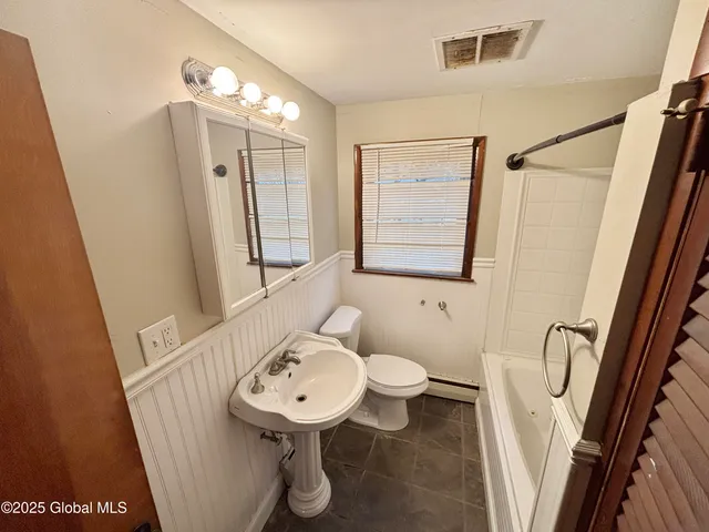 $179,900 | 3 Schuyler Avenue, Ravena, NY 12143