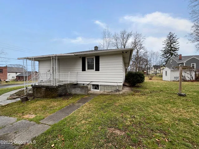 $179,900 | 3 Schuyler Avenue, Ravena, NY 12143