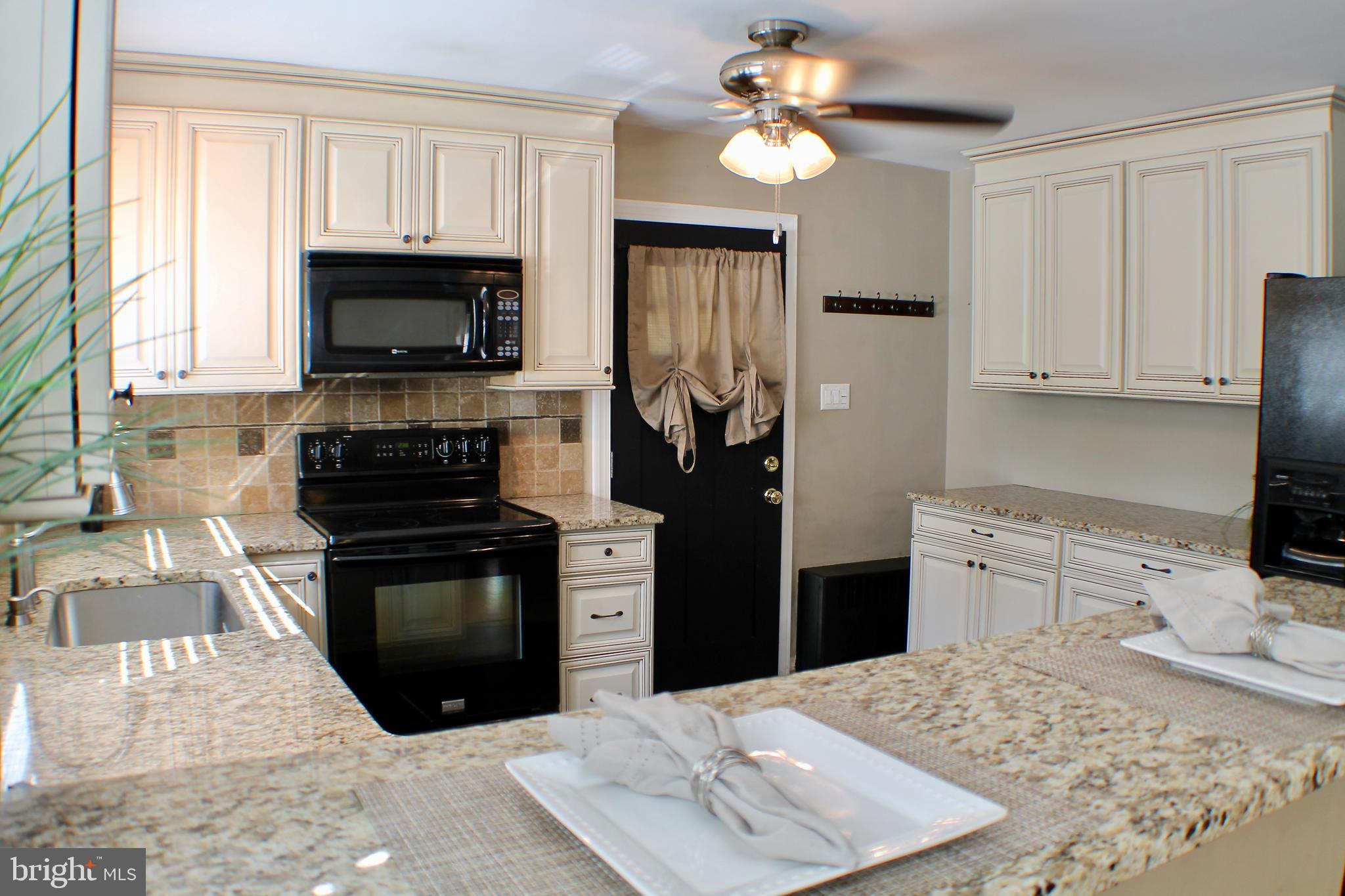 204 River Road Washington Crossing, PA 18977 - Photo 2 of 31 Kitchen
