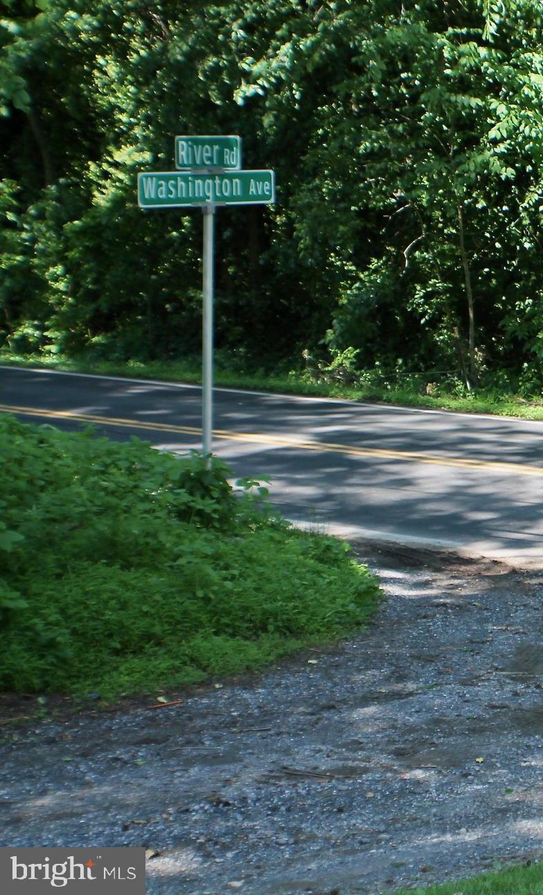 204 River Road Washington Crossing, PA 18977 - Photo 28 of 31 Washington Ave-Private Road to additional parking.