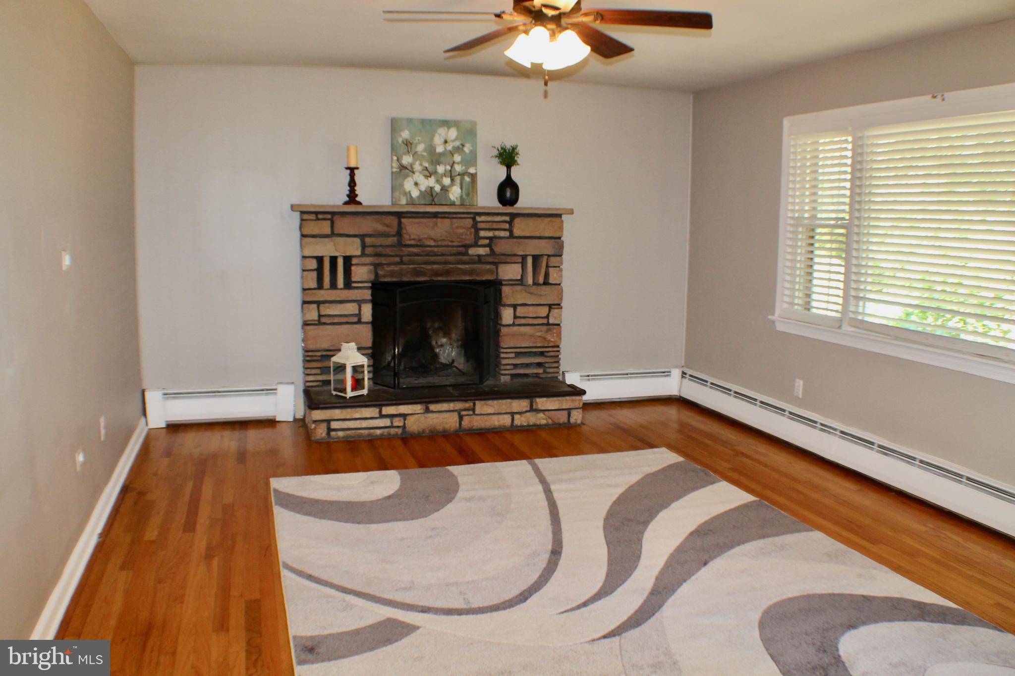 204 River Road Washington Crossing, PA 18977 - Photo 9 of 31 Living Room