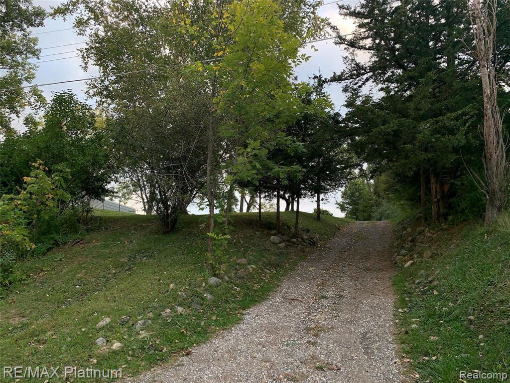 2517 Rubbins Road Howell, MI 48843 - Photo 22 of 31