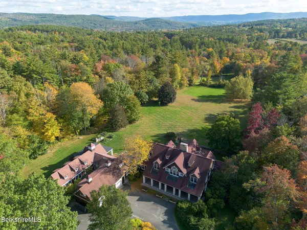 $3,995,000 | 662 Brewer Hill Road, New Marlborough, MA 01244