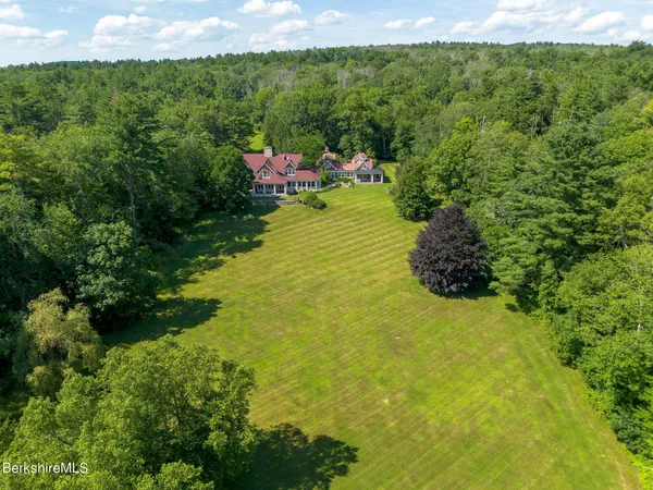 $3,995,000 | 662 Brewer Hill Road, New Marlborough, MA 01244