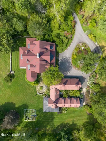 $3,995,000 | 662 Brewer Hill Road, New Marlborough, MA 01244