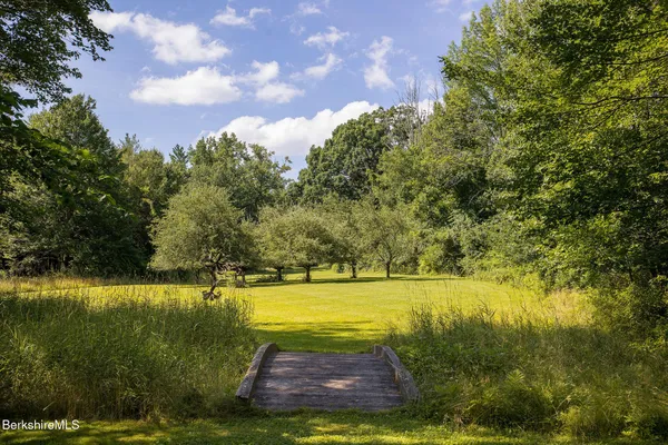 $3,995,000 | 662 Brewer Hill Road, New Marlborough, MA 01244