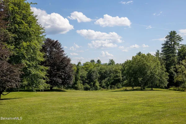 $3,995,000 | 662 Brewer Hill Road, New Marlborough, MA 01244