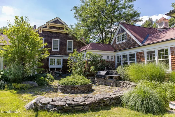 $3,995,000 | 662 Brewer Hill Road, New Marlborough, MA 01244
