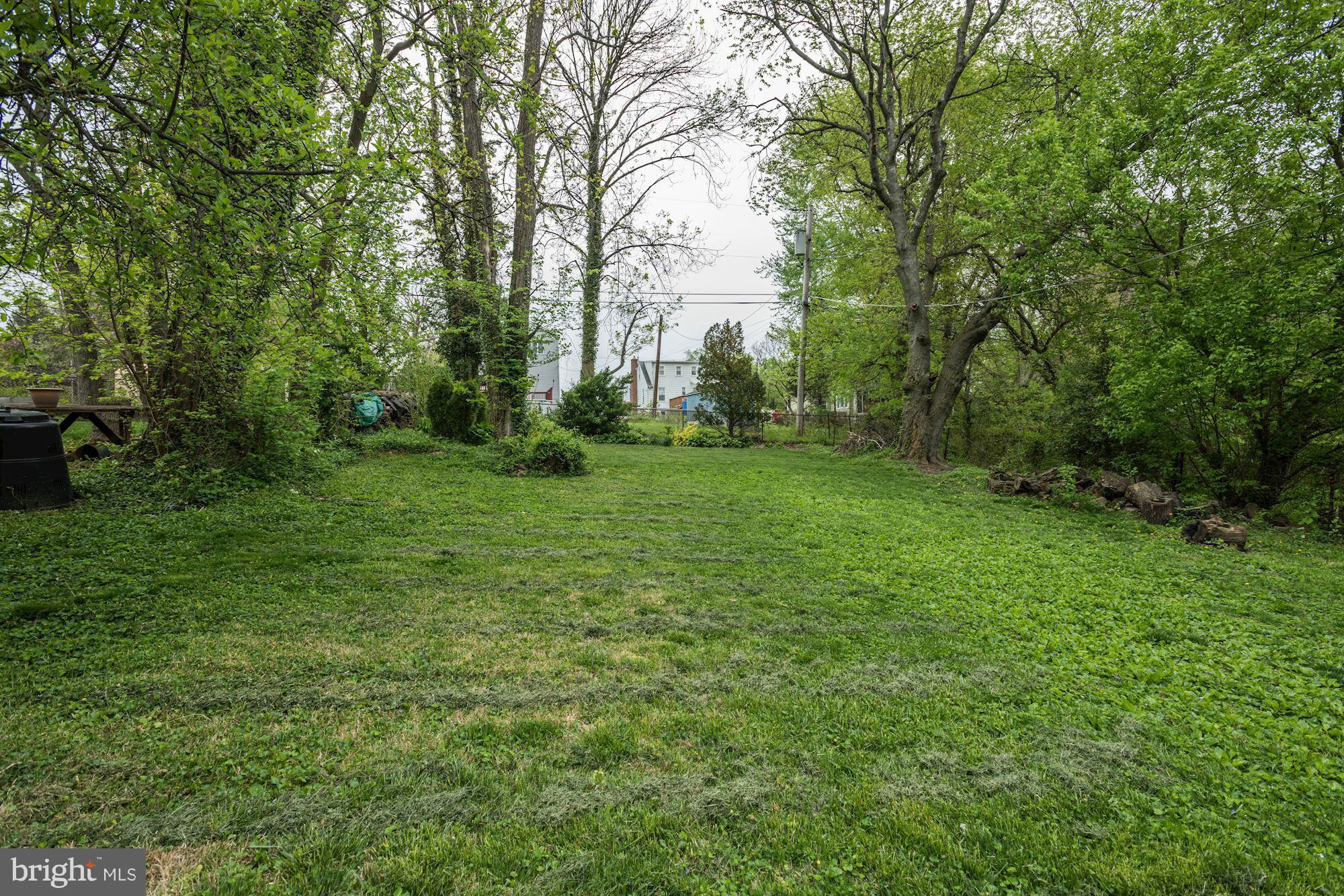 6407 Banbury Road Baltimore, MD 21239 - Photo 2 of 26 Deep, lovely, fenced yard.