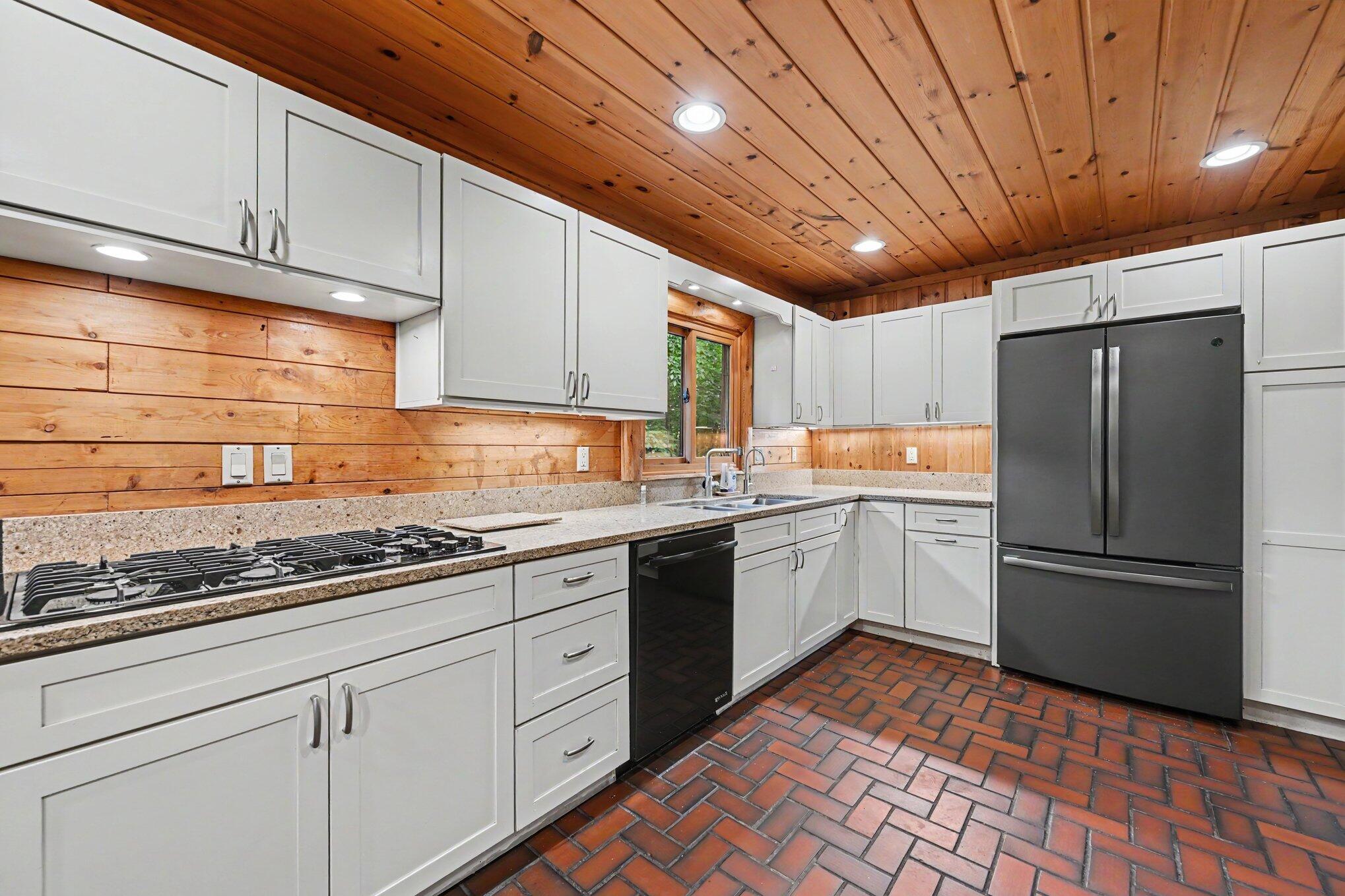 4410 Earhart Road Ann Arbor, MI 48105 - Photo 14 of 36 016_file_3538