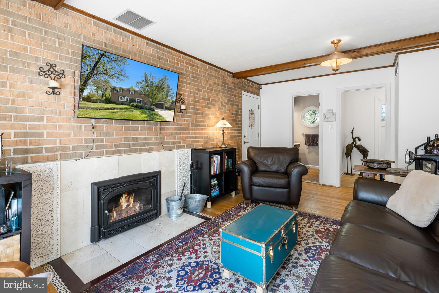 9814 Indian Queen Point Road Fort Washington, MD 20744 - Photo 15 of 39 Family Room- with wood-burning Fireplace