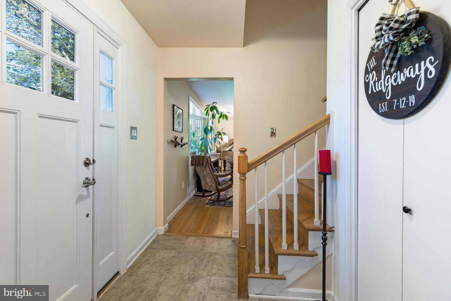 9814 Indian Queen Point Road Fort Washington, MD 20744 - Photo 5 of 39 Foyer