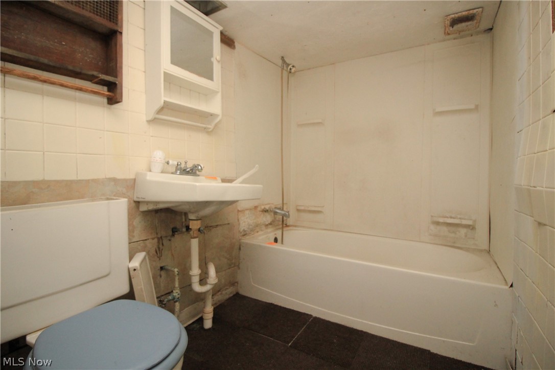 212 Center Street Struthers, OH 44471 - Photo 15 of 17 Gallery Image 15