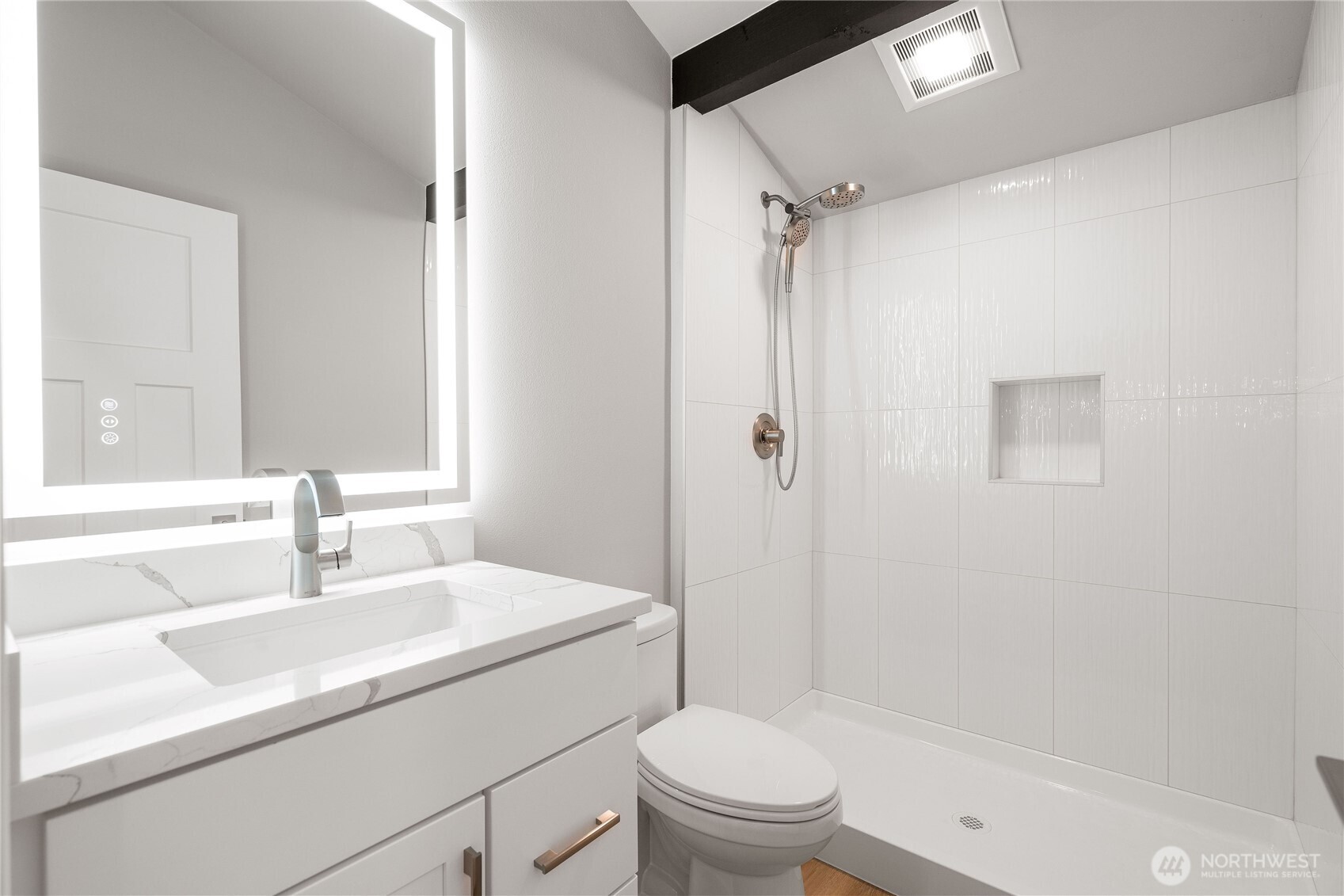 10005 North Davies Road Lake Stevens, WA 98258 - Photo 27 of 40 a bathroom with a sink toilet and shower