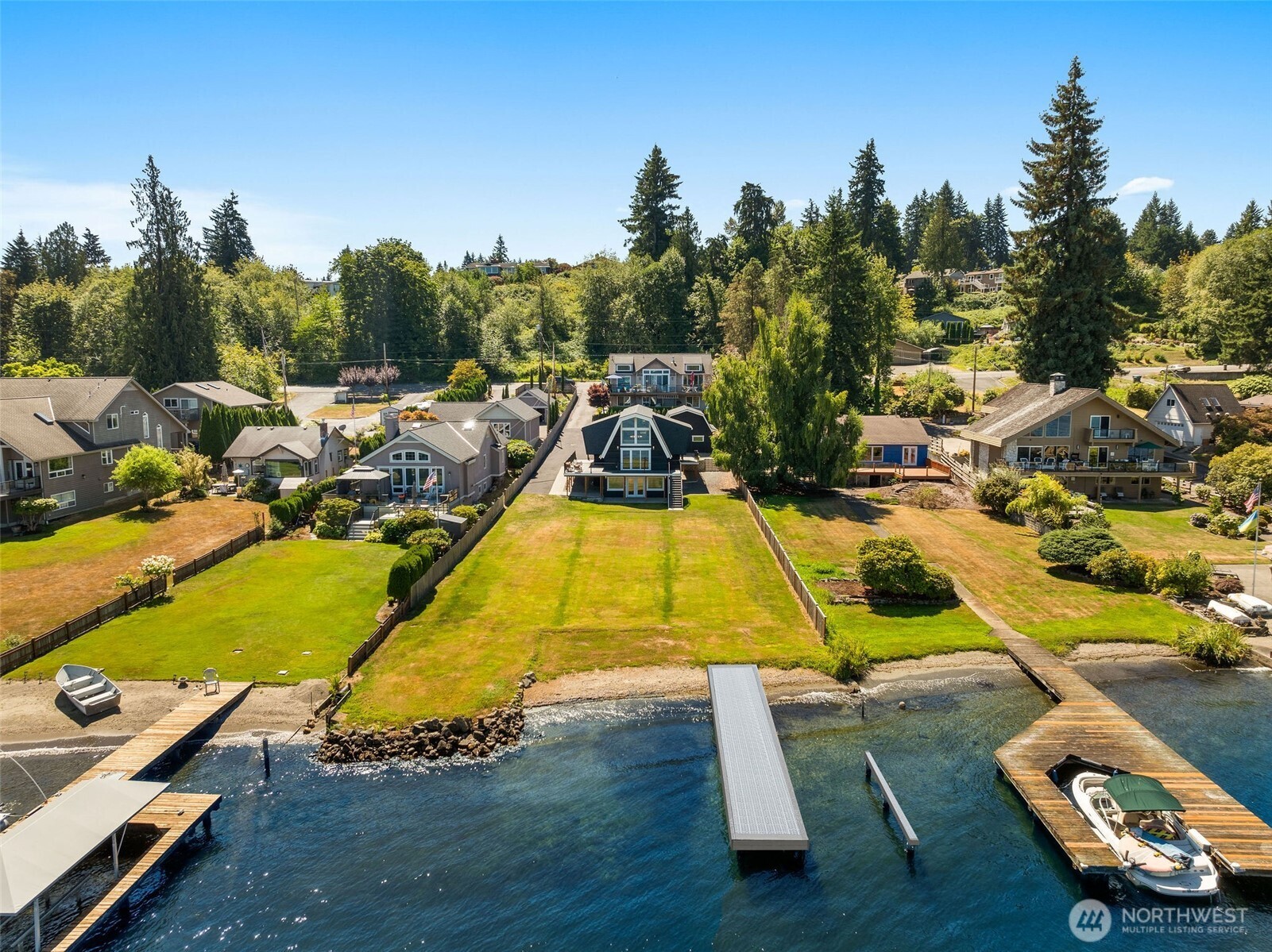 10005 North Davies Road Lake Stevens, WA 98258 - Photo 39 of 40 an aerial view of a swimming pool with lounge chair
